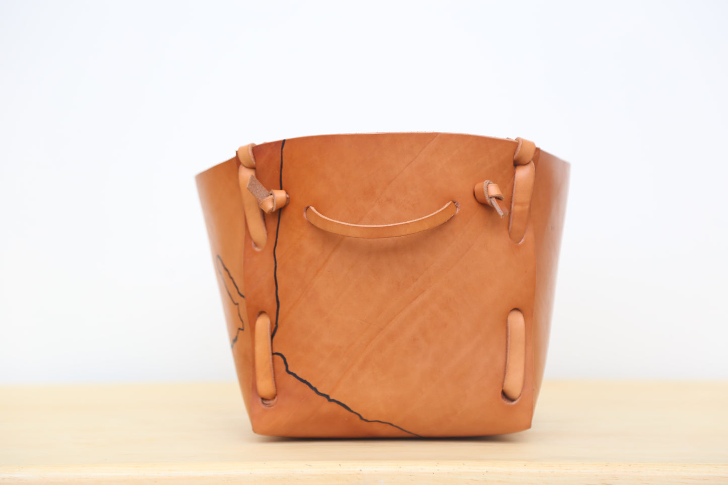 Flood no.1! Small leather basket