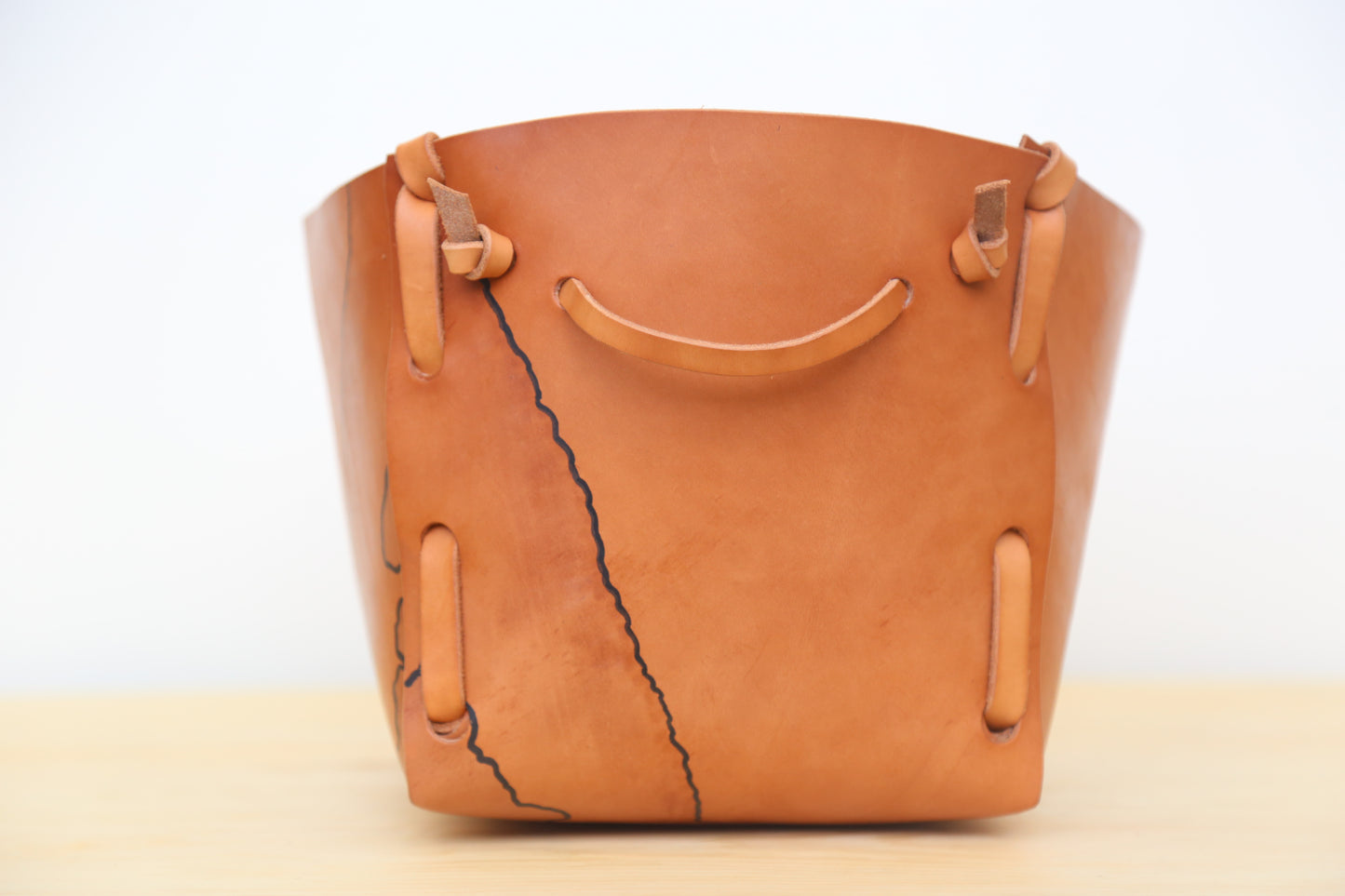 Flood no.1! Small leather basket