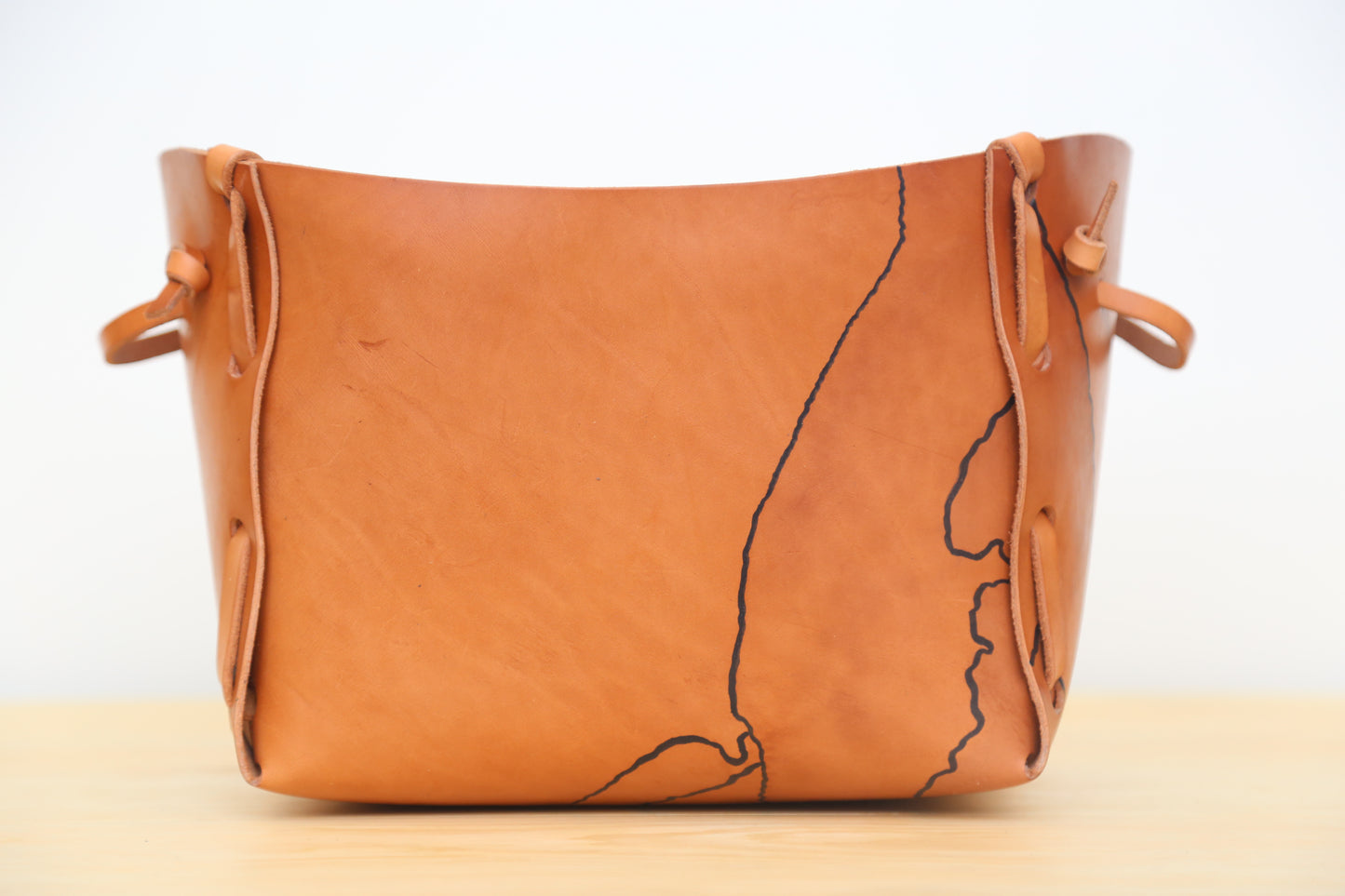 Flood no.1! Small leather basket